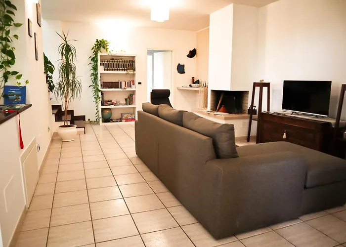 La Casa Del Casale לינה וארוחת בוקר 4*